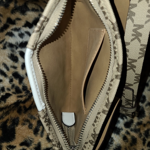 Michael Kors - Picture 8 of 17